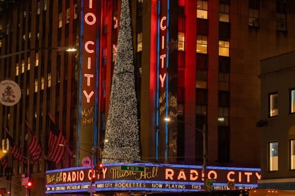 Discover why Brookfield Place is a holiday oasis for shopping, dining, and more in downtown Manhattan with smart tips to enhance your NYC visit in 2025.