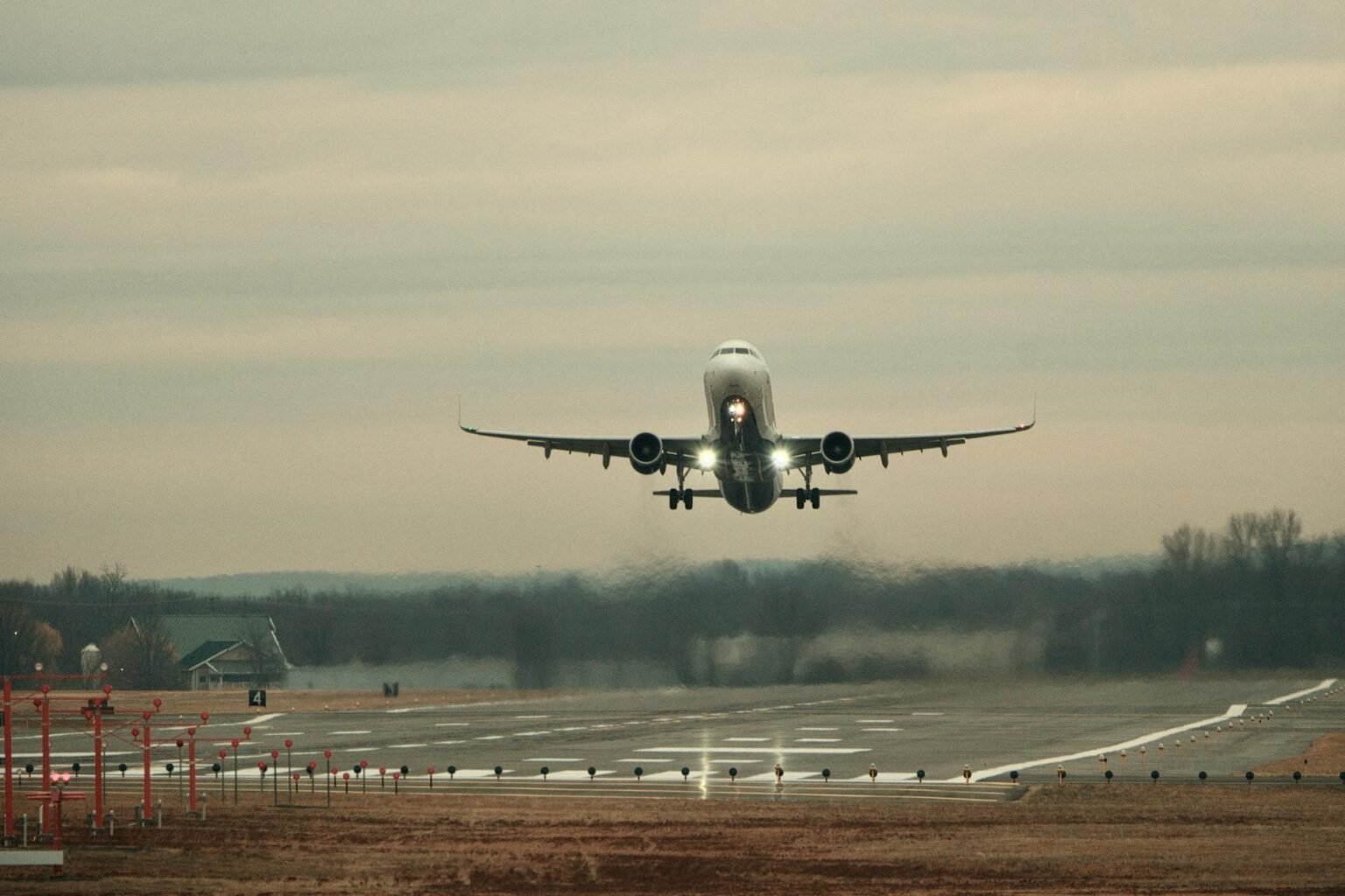Discover how American Airlines adds a new US airport and expands routes to 20 cities in 2026, benefiting adventure seekers and families alike.